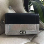 샤넬 보이백 클러치 그레이