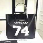 지방시 숄더백 74