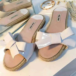 미우미우 플라워 샌들 화이트