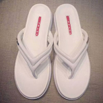 프라다 쪼리 화이트