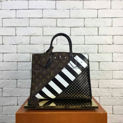 루이비통 16AW 신상 레어 한정  록 잇 PM M42526