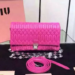 미우미우 신상 마테라쎄 미니 클러치백 RN0416