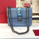 발렌티노 여성 빅락스터드 스몰 체인 크로스백