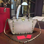  발렌티노 락스터드 백