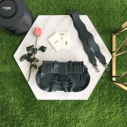 펜디 웨이브 가죽 숄더 크로스백8782