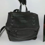 지방시 판도라백