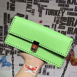 발렌티노 락스터드 클러치 가방