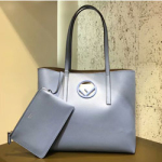 펜디 컬러의 가죽 쇼퍼백 8BH348