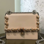 펜디 컬러의 가죽 백 8BT381