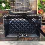 샤넬 보이백 190319  25cm