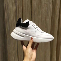 알렉산더 맥퀸 19SS 러너 스니커즈 세무가죽 [12가지 색상] AM-553684-1