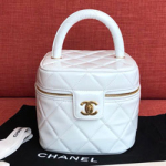 샤넬 드로스트링 핸드백 AS0325