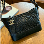 샤넬  가브리엘 스몰 호보 백  A91810