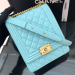 샤넬 카메라 케이스 AS200320