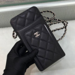 샤넬 폰 케이스 가방 AS200312