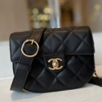 샤넬 플랩 백 AS2484