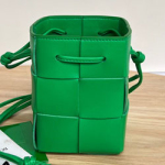 보체가베네타 버킷백 680217