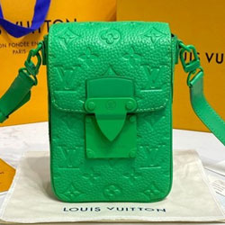 루이비통 S락 버티컬 웨어러블 월릿 M81524