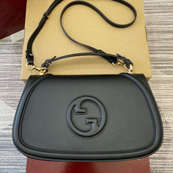 구찌 숄더백 815716